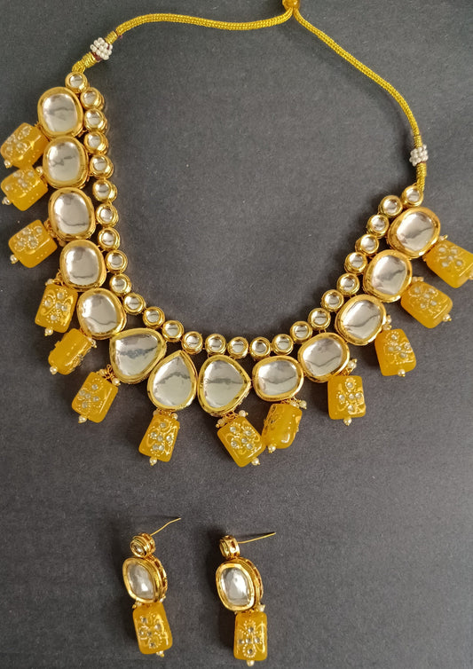 Yellow necklace set